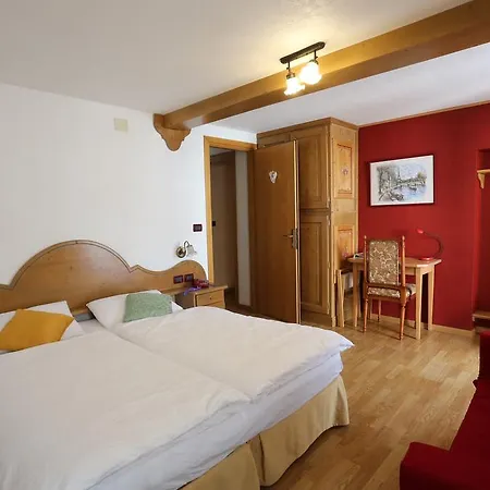 Centrale Hotel 3*