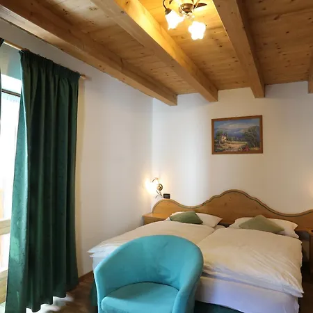 Centrale Hotel 3*